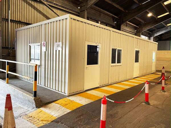 Fitted-out interior of an LGC modular cabin
